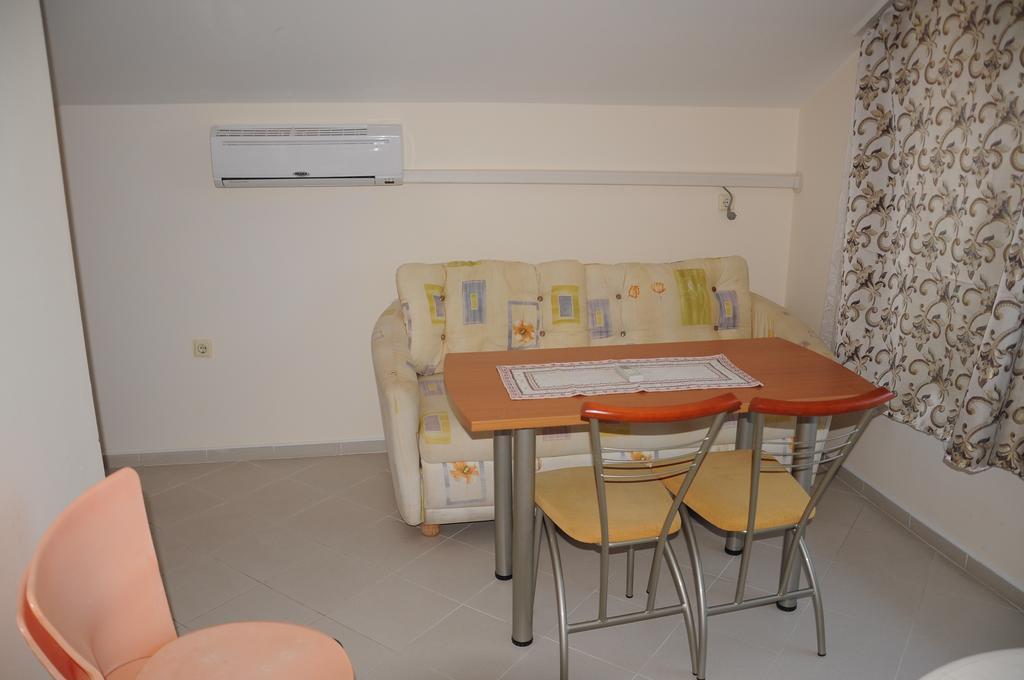 Hotel Babeva Sveti Vlas Exteriör bild