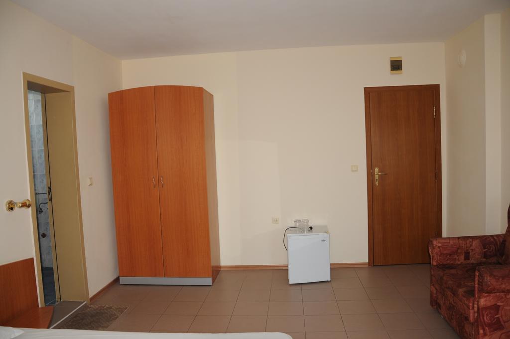 Hotel Babeva Sveti Vlas Exteriör bild